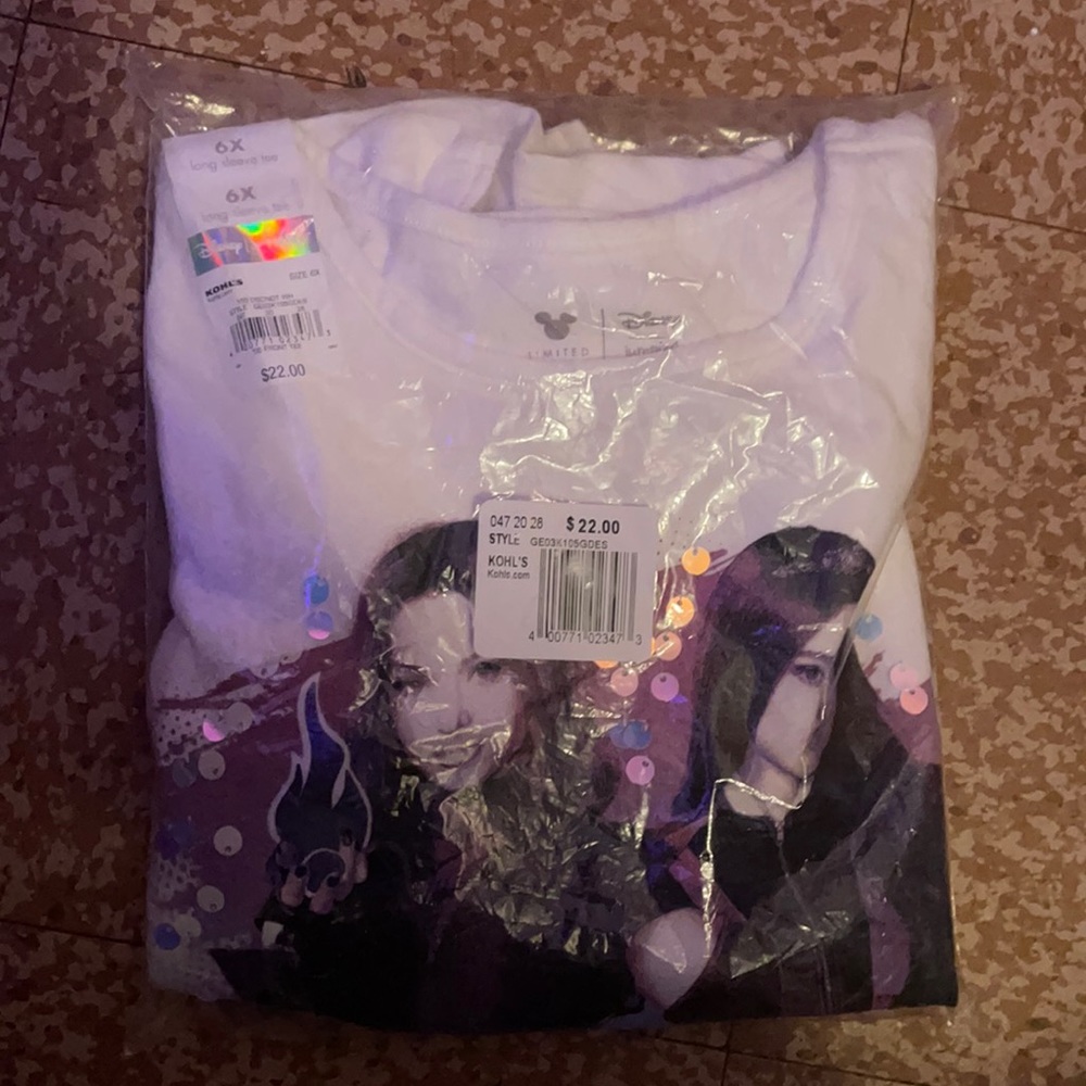 Disney tee - Picture 4 of 4